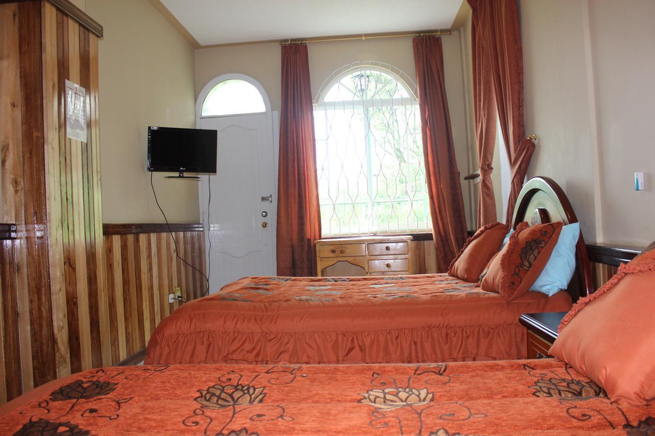 Hostal Mirador De Otavalo Exterior photo